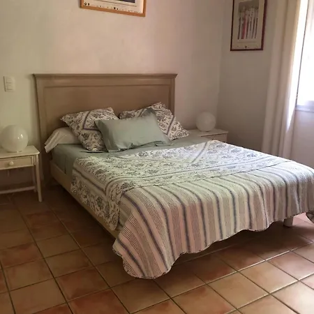 Petite Maison A L'entree De Semesterbostad